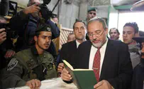 Lieberman 'Defiled' Cave of Patriarchs, Claims Hamas