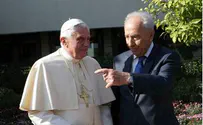 הנשיא: האפיפיור התפלל למען שלום