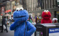 Times Square Anti-Semitic 'Elmo' Charged with Extortion 