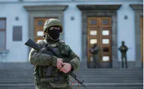 Видео: безоружные украинцы пошли на российских оккупантов