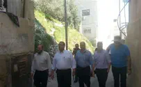 J'lem Arabs Throw Rocks at Former Mayoral Candidate