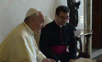 כשהרל"שית של הנשיא סירבה ללחוץ יד לאפיפיור