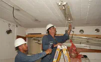עובדי חברת החשמל משפצים מקלטים בקריית מלאכי