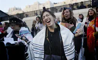 Kotel Rabbi Slams Women of the Wall Torah Smuggling