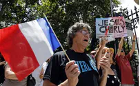Hundreds Gather in Buenos Aires to Show Solidarity with France