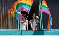 «Решение суда открыло однополым парам путь в США»