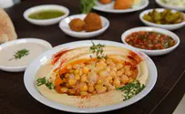 Pea-sized gesture: Arabs, Jews who share hummus get discount