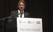 On first Israel trip, Sean Penn hails Israeli humanitarian work