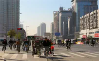 В Китае против пробок приготовили автобус. Видео