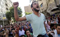 Egyptians protest against Sisi following island transfer