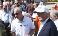 Trump visits Louisiana, Obama pencils it in for Tuesday