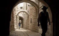 Arab destroys memorial in Jerusalem's Old City