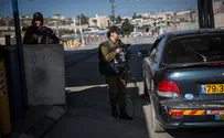Terrorist tries to stab security forces near Jerusalem