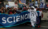 צעדו למען המדע – ונגד טראמפ
