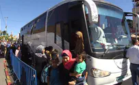 Bus brings Palestinian Arabs to Jerusalem's Old City