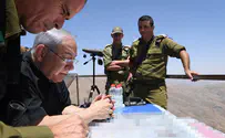 Netanyahu, Liberman, and Eizenkot tour Golan Heights