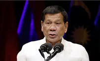 נשיא הפיליפינים: חיסון או לכלא