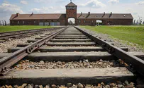 בר מצווה על המסילה באושוויץ