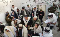 Hundreds pray at the tomb of Joshua for Purim