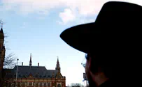 Dutch chief rabbi’s son accosted with family on street