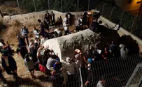 Hundreds of Jews visit graves of first priests