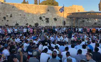 Watch: Inspiring singing at the Western Wall in Jerusalem