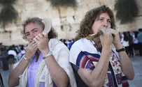 Women of the Wall brandish ram's horns in Kotel provocation