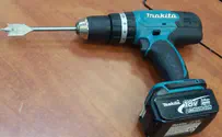 Man resists arrest with electric screwdriver