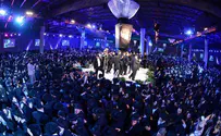 Watch: Thousands celebrate Chabad's annual 'Shluchim Banquet'