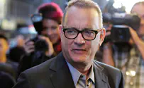 Tom Hanks joins rally in honor of victims of synagogue massacre