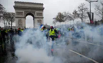 Live: Tear gas fired in violent Paris protests