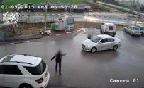 Женщина побила араба, пытавшегося угнать её машину
