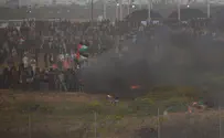 40,000 Gazans riot on Israel's border