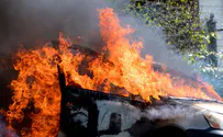 Arab gang torches police car in northern Israel