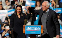 Ocasio-Cortez endorses 'Uncle Bernie' at Sanders rally