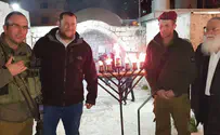 נרות חנוכה בקבר יוסף