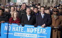 רבבות צועדים מחו נגד האנטישמיות