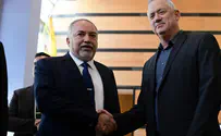 Liberman to Gantz: 'Netanyahu will not sign agreement with you'
