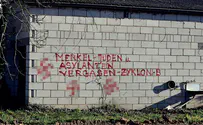 כתובת בגרמניה: ''יהודים לציקלון B''