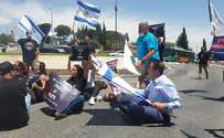 Протест деятелей культуры: 60 грузовиков на въезде в столицу
