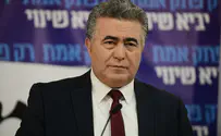 Amir Peretz leaves Labor but will remain in government