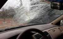 Молодежь холмов разбила окна палестинских машин. Видео