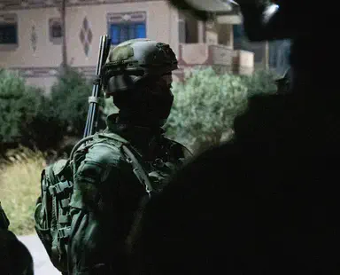 IDF soldiers detonate explosives thrown by terrorists