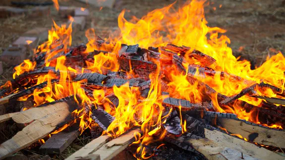 Костер в Лаг ба-Омер ?????: ISTOCK