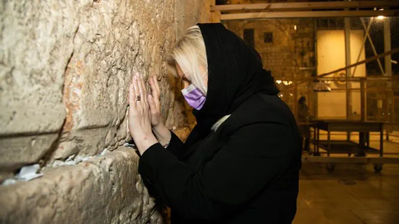 Сара Нетаньяху у Стены Плача