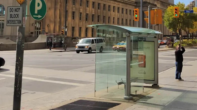 Toronto bus shelter (illustration)