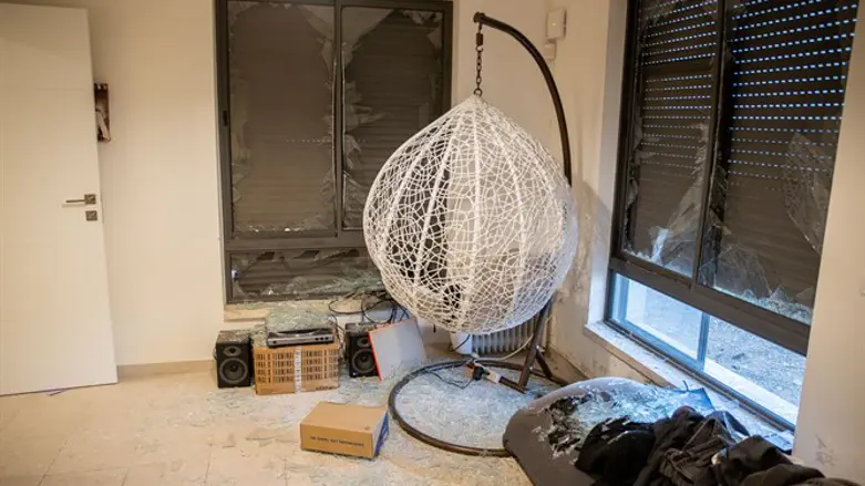 Дом в Бейт-Некофе после ракетного обстрела