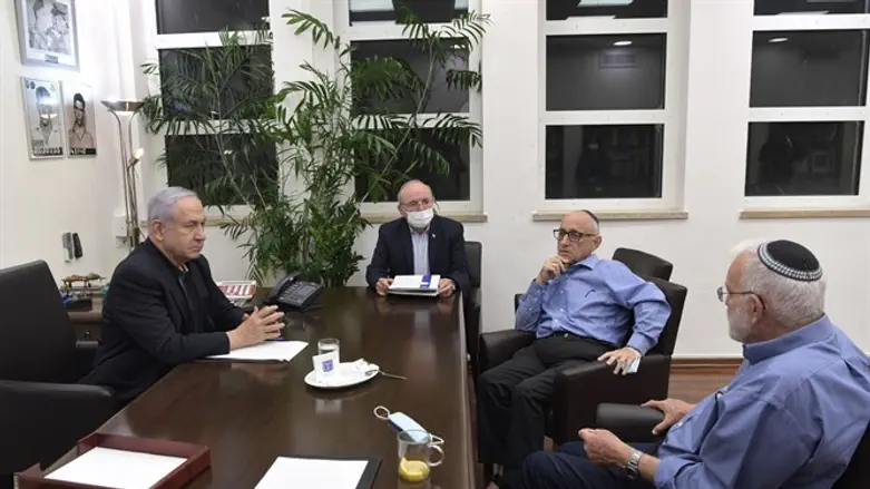 Netanyahu meets past and present NSC leaders