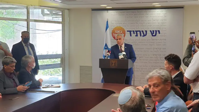 Lapid at faction meeting
