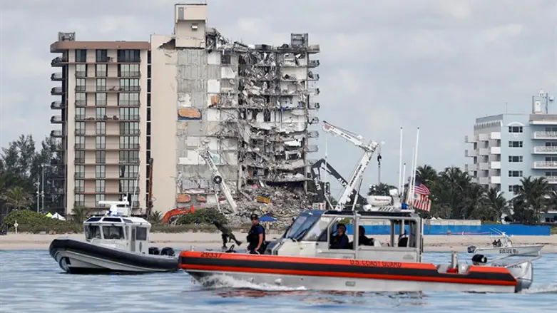 Scene of Miami building collapse